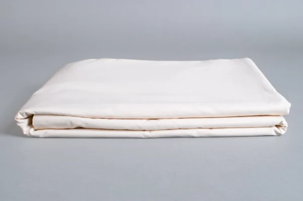 myMerino® Comforter with Organic Cotton Percale Duvet Cover Set - Image 4